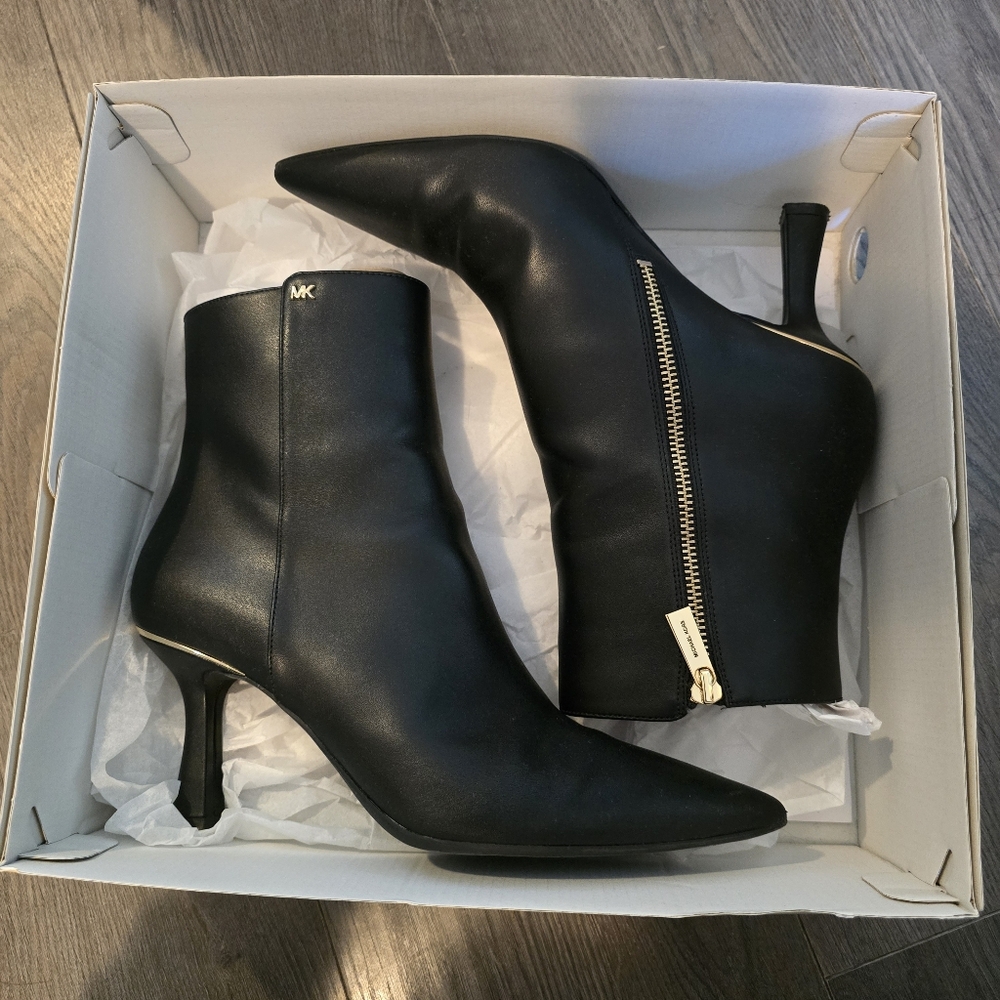 Michael Kors Heeled Booties